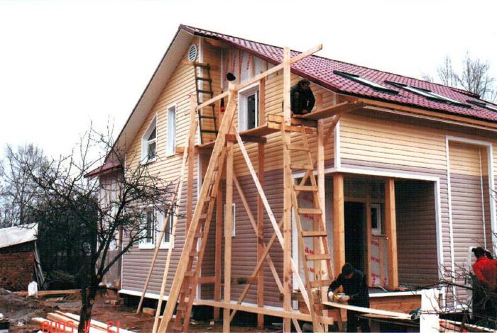 Как обшивать сайдингом деревянный дом